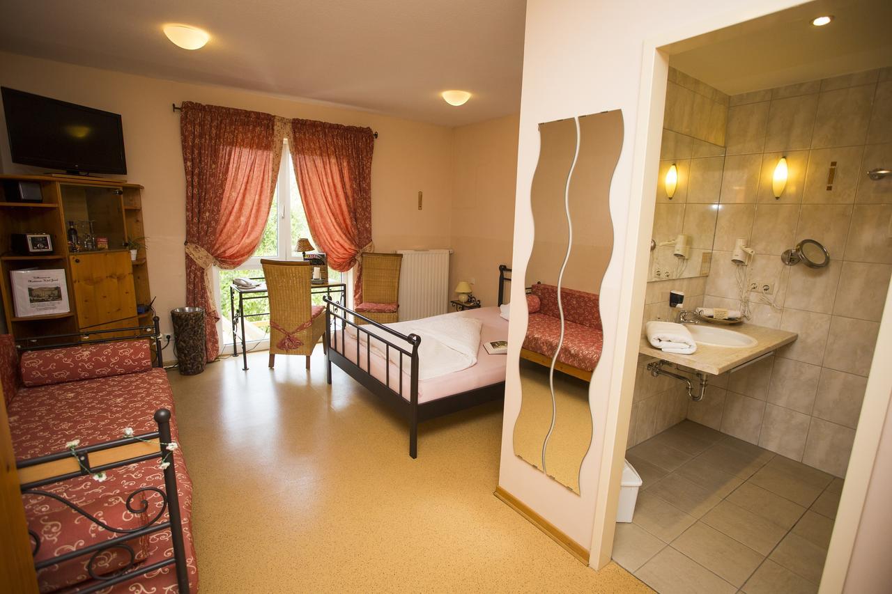 Mediterran Hotel Juwel Karlstein am Main Bagian luar foto